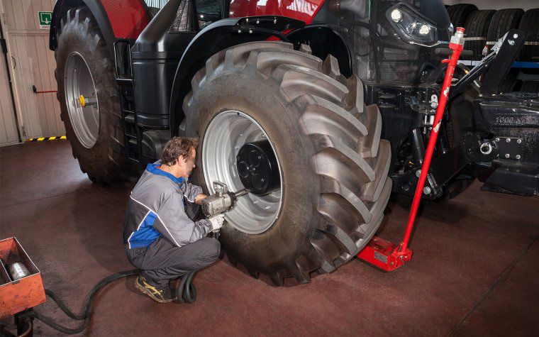 Agripneus Service - riparazione, vendita, montaggio e assistenza per gli pneumatici agricoli in Vigevano e in tutta la provincia di Pavia-Montaggio dei pneumatici