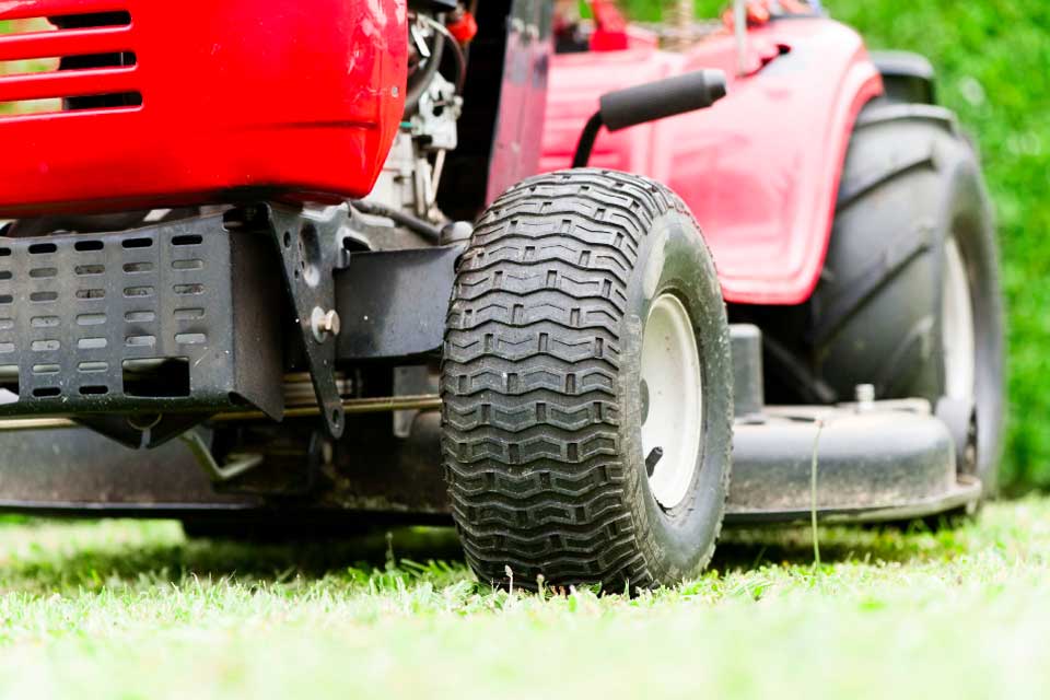 Agripneus Service - riparazione, vendita, montaggio e assistenza per gli pneumatici agricoli in Vigevano e in tutta la provincia di Pavia-Garden