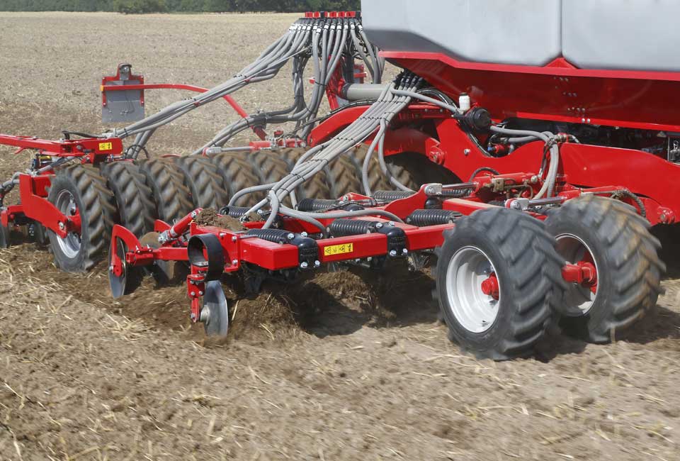 Agripneus Service - riparazione, vendita, montaggio e assistenza per gli pneumatici agricoli in Vigevano e in tutta la provincia di Pavia-Pneumatici per la preparazione del terreno ed irrigazione