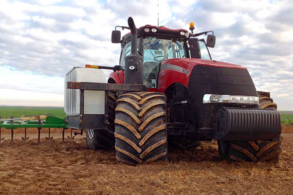 Agripneus Service - riparazione, vendita, montaggio e assistenza per gli pneumatici agricoli in Vigevano e in tutta la provincia di Pavia-Sistema di ruote anti compattamento